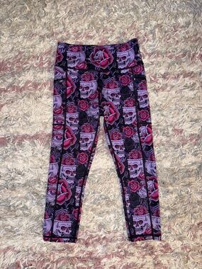 Constantly Varied Gear patterned leggings XS